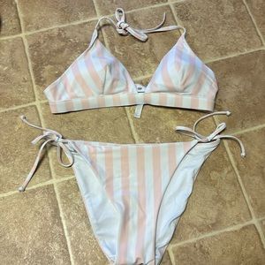 Victoria’s Secret bikini